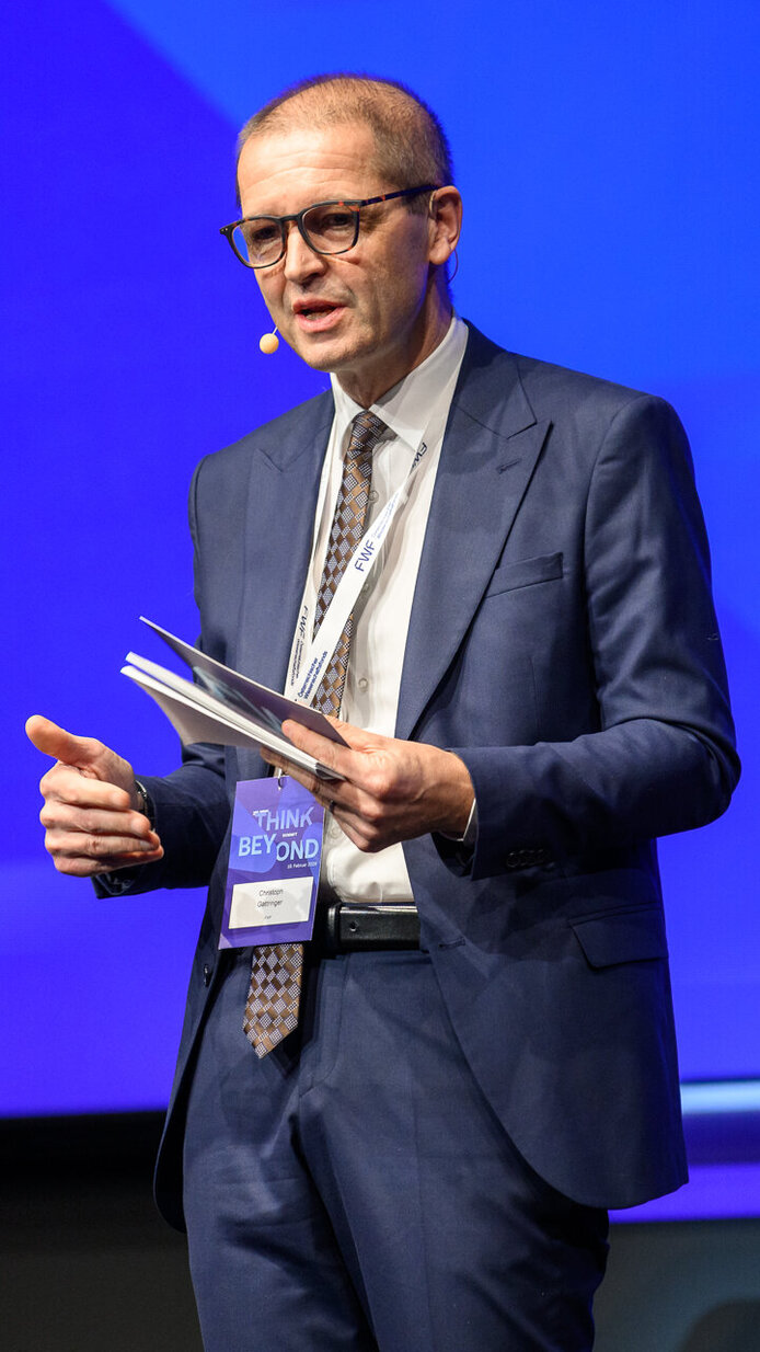 Christof Gattringer (FWF) auf der Bühne