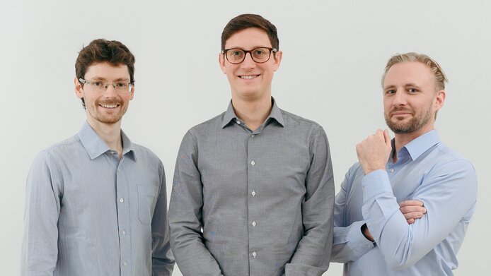 Julian Quehenberger (CTO), David Wurm (CEO) und Oliver Spadiut (Scientific Advisor) nebeneinander im Porträt