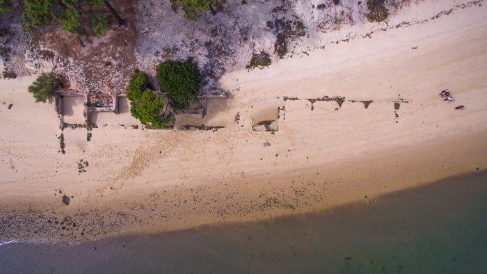 Luftaufnahme der Arch&auml;ologischen St&auml;tte von Tr&oacute;ia (Portugal)