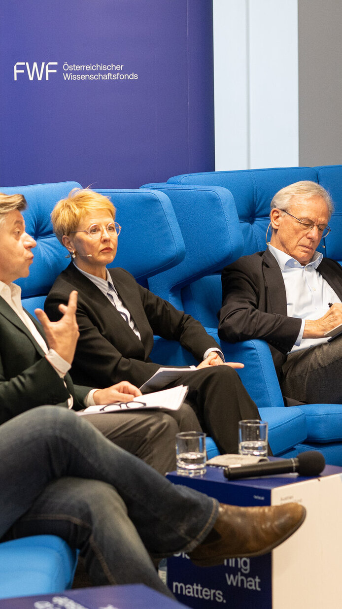 Andreas Kosmider, Markus Reinhard, Beate Eckhardt, Georg Winckler, Ruth Williams während der Diskussion